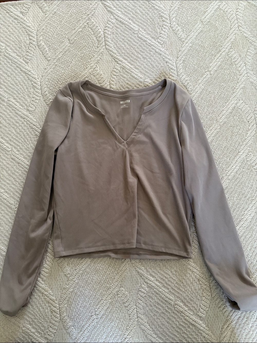 Hollister Women's Long Sleeve V‑Neck Top — Taupe Gray